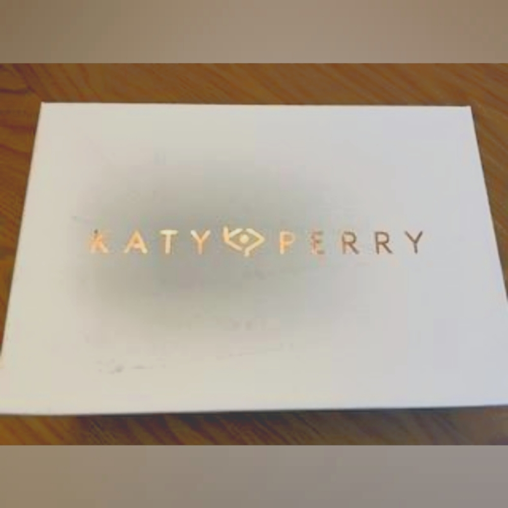 Katy Perry - The Suzanne Nappa Black